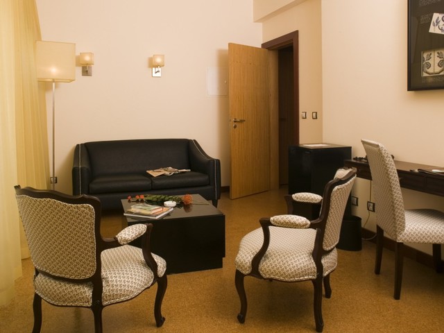 фотографии Hotel Principe Real - Lisbon изображение №8