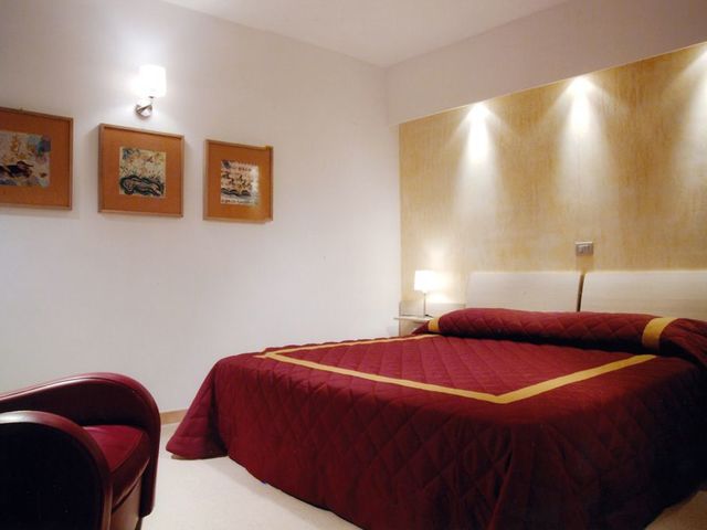 фото отеля Castel del Monte Park Hotel изображение №9