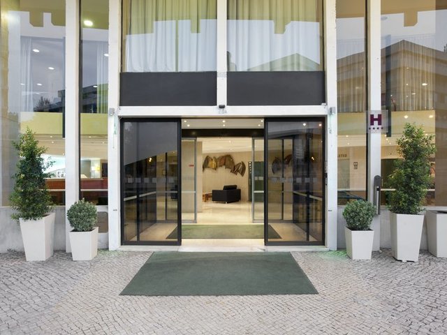 фото отеля Holiday Inn Lisbon изображение №9