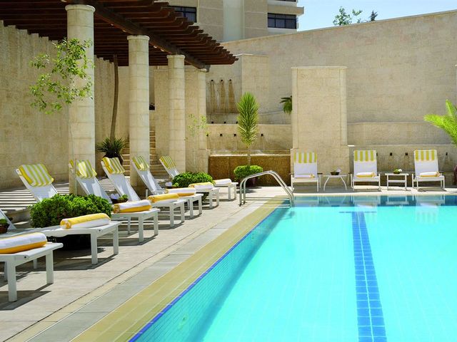 фото отеля Movenpick Resort Petra изображение №1