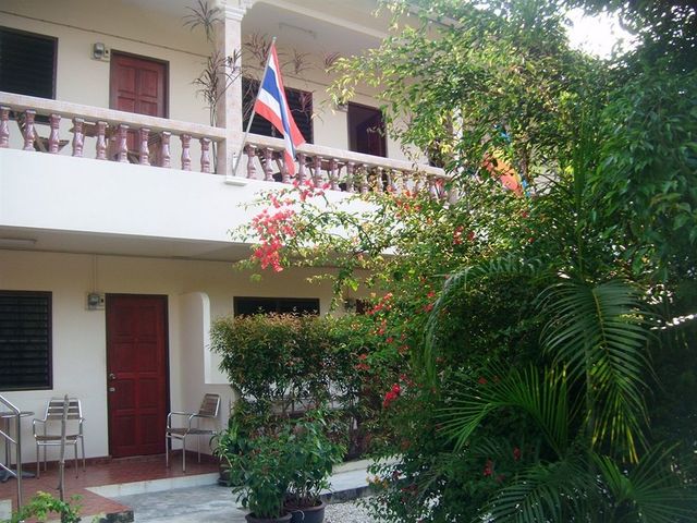 фото отеля Gay Hostal Puerta Del Sol Phuket изображение №1
