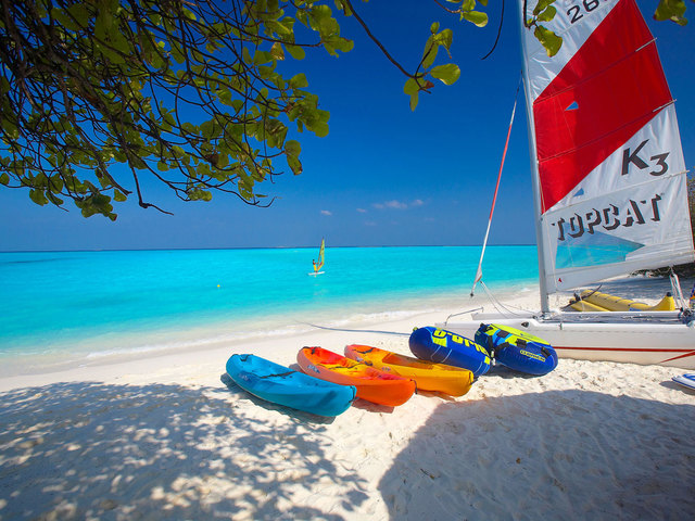 фотографии Hideaway Beach Resort & Spa (ex. Island Hideaway at Dhonakulhi Maldives Spa Resort and Marina) изображение №32