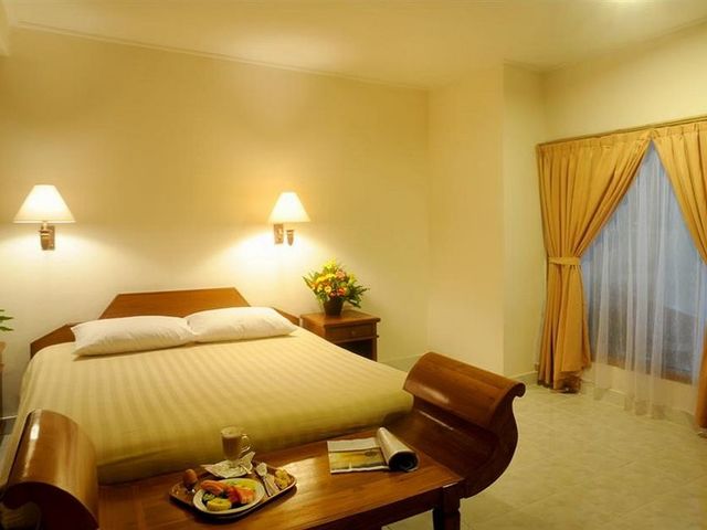 фото Dewi Sri Hotel изображение №14