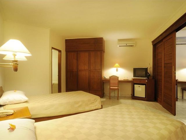 фотографии Dewi Sri Hotel изображение №16