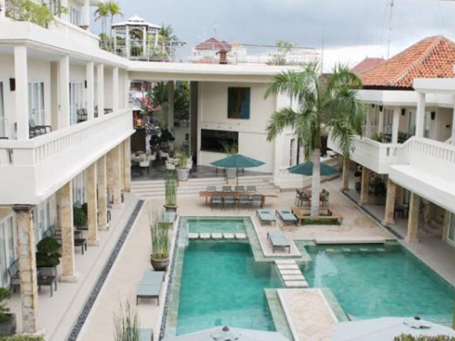 фото отеля Bali Court Hotel & Apartments изображение №1