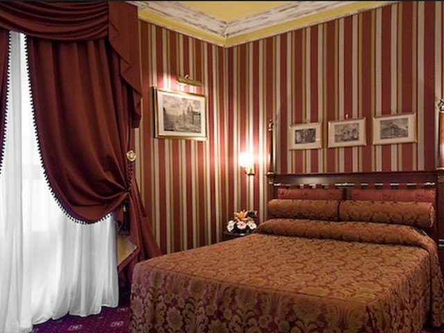 фото Hotel Manfredi Suite In Rome изображение №10