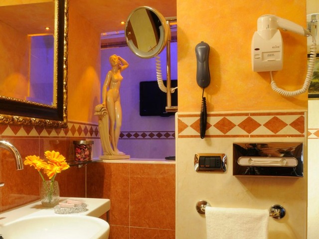 фото отеля Hotel Manfredi Suite In Rome изображение №33