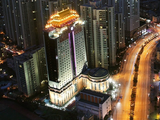 фото отеля Courtyard By Marriott Shanghai Xujiahui изображение №1