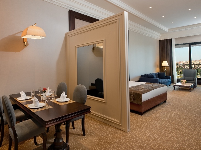 фото отеля Isfanbul Holiday Home & Suites (ex. Vialand Palace Hotel) изображение №5