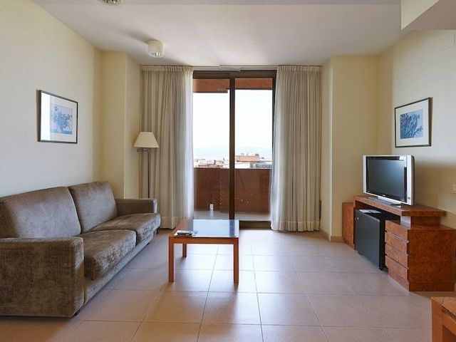 фото Hesperia Sant Joan Suites Aparthotel изображение №10