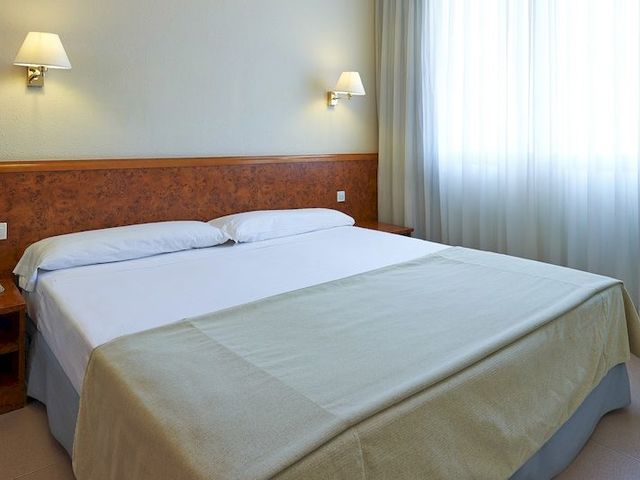 фотографии Hesperia Sant Joan Suites Aparthotel изображение №12