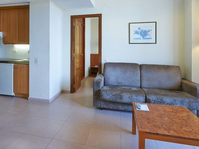 фото Hesperia Sant Joan Suites Aparthotel изображение №22