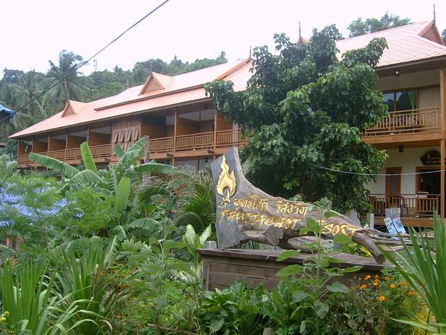 фото отеля Phuttachot Resort изображение №1