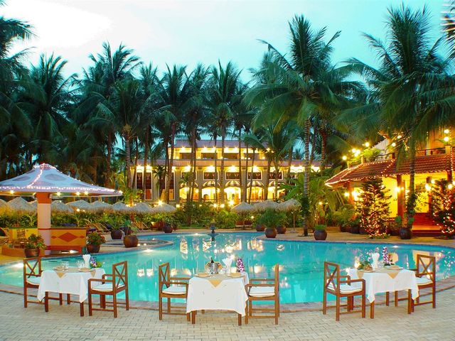 фото отеля Vinh Suong Seaside and Resort изображение №1