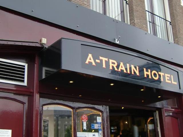 фото отеля A-Train Hotel изображение №9