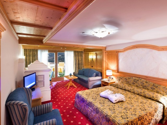 фото отеля Alpen Hotel Corona изображение №33