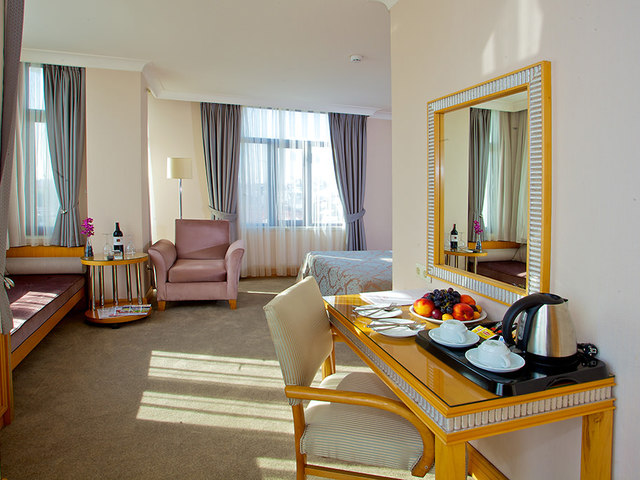 фото отеля Villa Zurich Hotel изображение №37