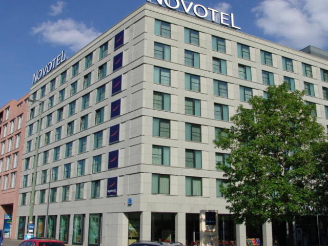 фото отеля Novotel Berlin Mitte изображение №1