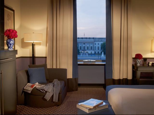 фото отеля Rocco Forte Hotel de Rome изображение №9
