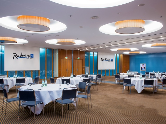 фото отеля Radisson Blu Hotel Berlin изображение №17