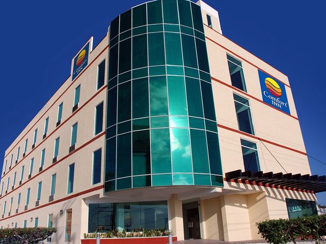 фото отеля Comfort Inn Cancun Aeropuerto изображение №1