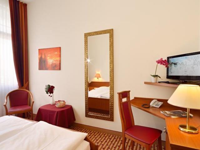фото отеля Hotel Schoneberg изображение №9