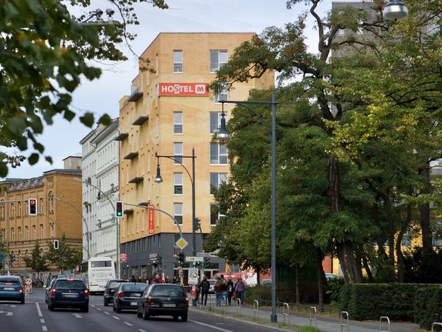 фото отеля Meininger Hotel Berlin Alexanderplatz  (ex. Meininger Hotel Berlin Prenzlauer Berg) изображение №1