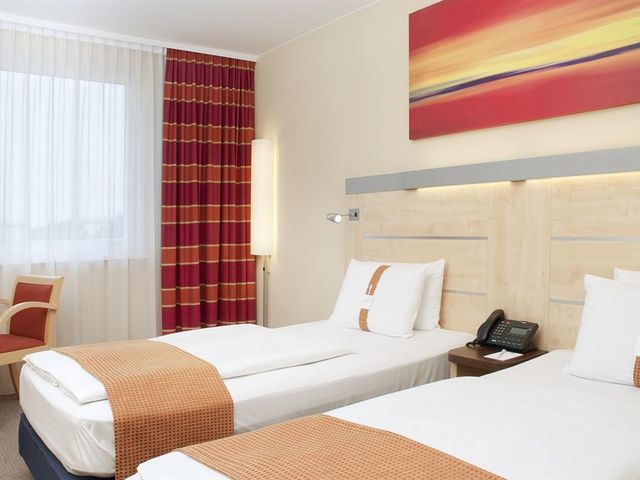 фото отеля Holiday Inn Express Munich Airport изображение №5