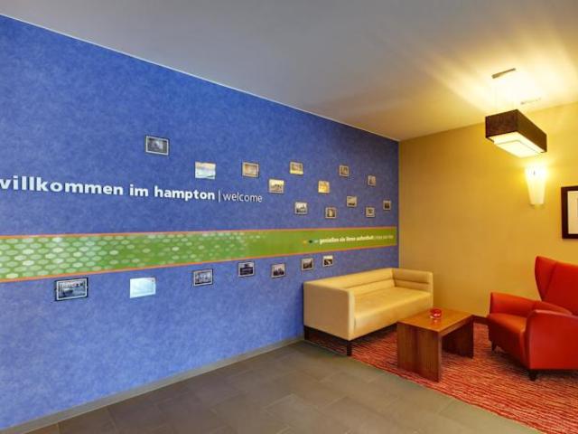 фотографии отеля Hampton by Hilton Berlin City West изображение №3