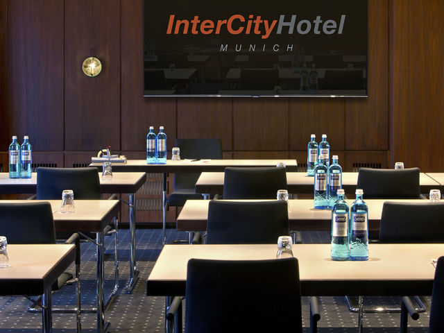 фото отеля InterCityHotel Munchen  изображение №9