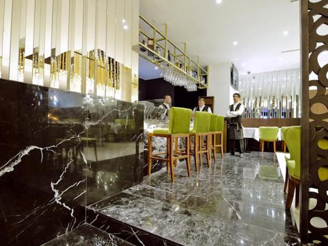 фото отеля Golden Palace Batumi Hotel & Casino изображение №17
