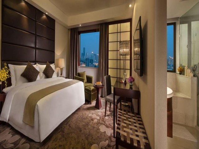 фото отеля GuangDong Hotel Shanghai изображение №5