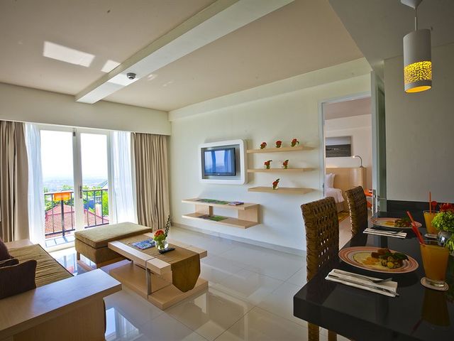 фото The Jimbaran View (ех. HARRIS Hotel Bukit Jimbaran) изображение №26