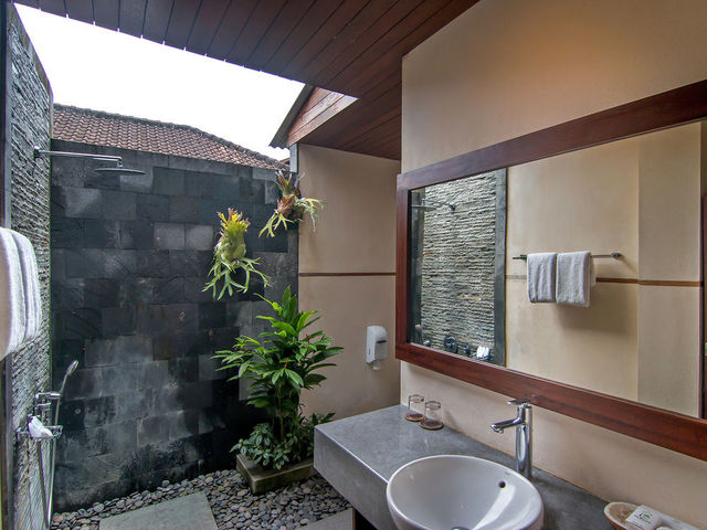 фото отеля De Munut Balinese Resort & Spa (ex. De Munut Cottages) изображение №37