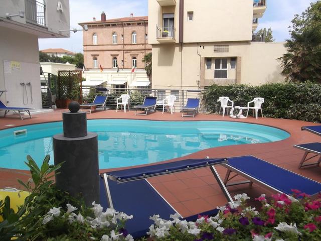 фото Hotel La Coccinella изображение №2