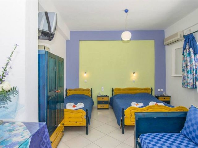 фото отеля Honeymoon Beach Apartments изображение №37