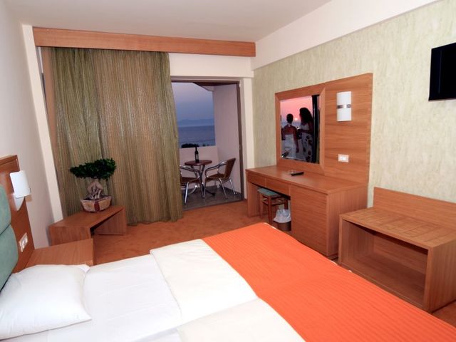 фото отеля Ialyssos Bay изображение №17
