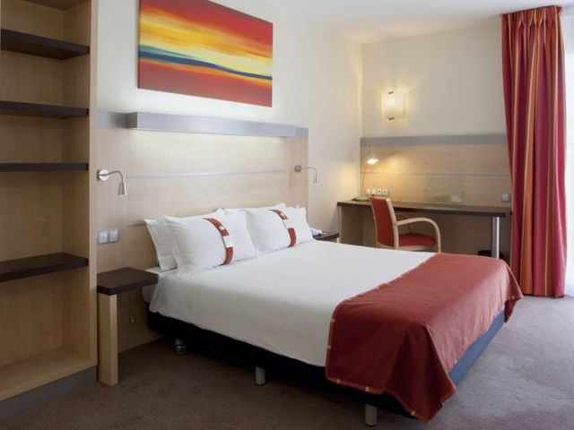 фото B&B Hotel Girona 3 (ех. Holiday Inn Express Girona) изображение №22