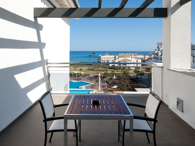 фото Fuerte Estepona (ex. Iberostar Suites Hotel Costa del Sol) изображение №10