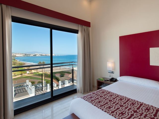 фото отеля Fuerte Estepona (ex. Iberostar Suites Hotel Costa del Sol) изображение №17