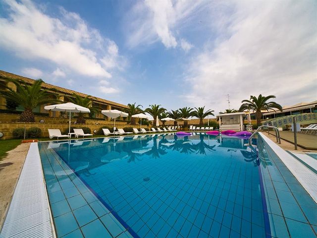 фото отеля Venus Sea Garden Resort изображение №1