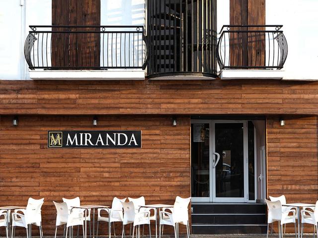 фотографии отеля Miranda Hostal изображение №3