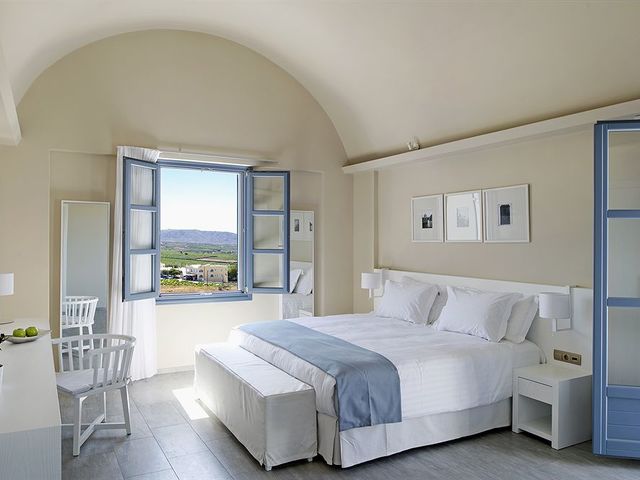 фото отеля Acroterra Rosa Luxury Suites изображение №13