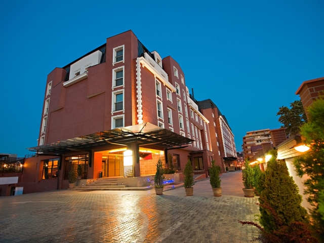 фото Ramada Hotel & Suites Bucharest North изображение №14