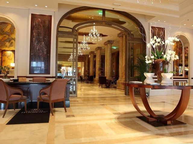 фото отеля Athenee Palace Hilton изображение №17