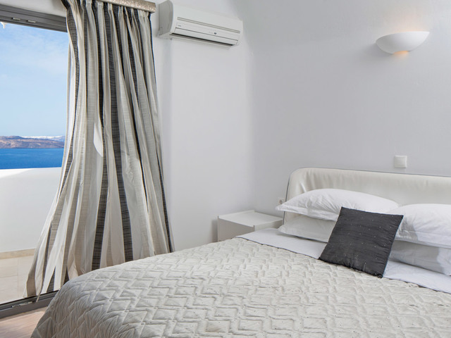 фото отеля Santorini Princess Presidential Suites изображение №9