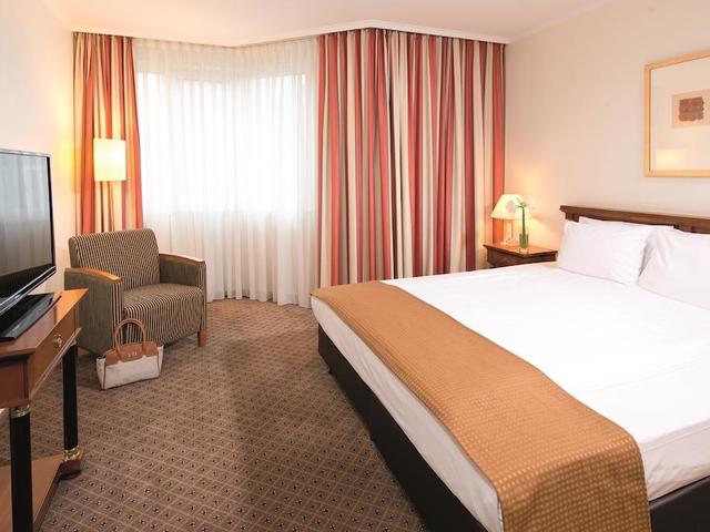 фото отеля Leonardo Hotel Dusseldorf City Center (ex. Holiday Inn Dusseldorf) изображение №5