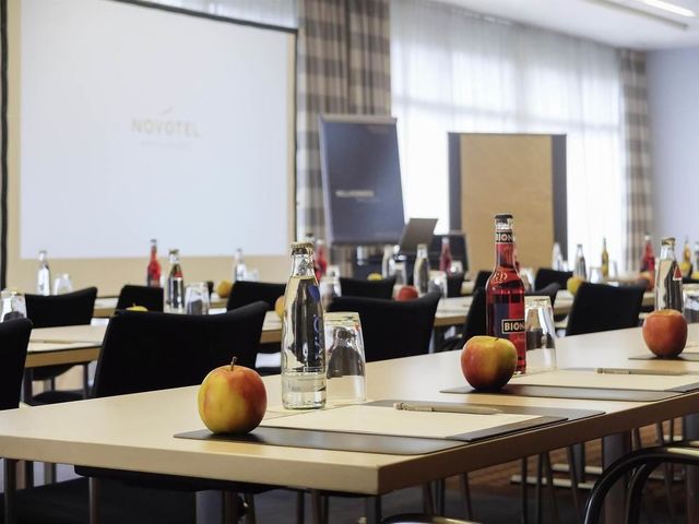 фотографии отеля Novotel Erlangen изображение №3