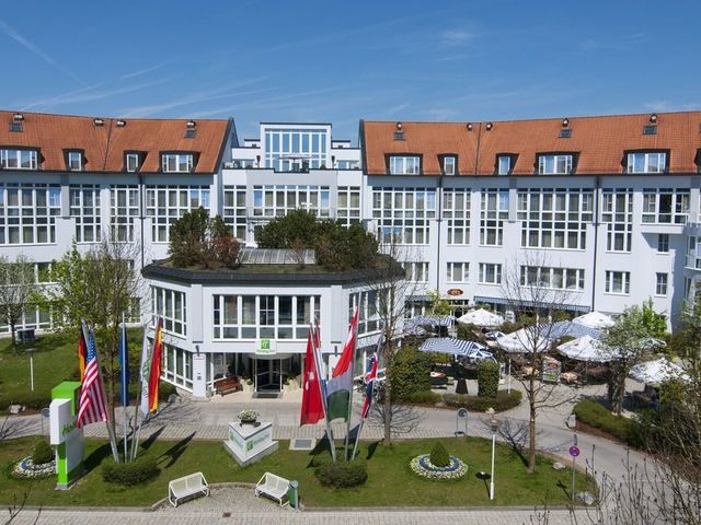 фото отеля Holiday Inn Munich - Unterhaching изображение №1