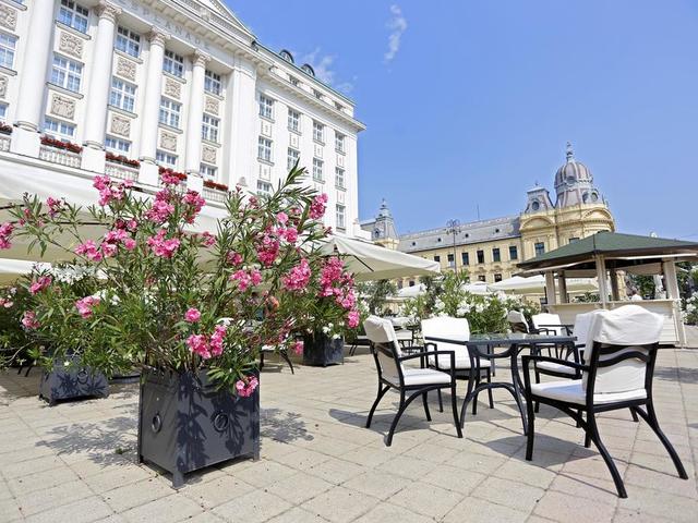 фото отеля Esplanade Zagreb Hotel (ех. The Regent Esplanade Zagreb) изображение №1